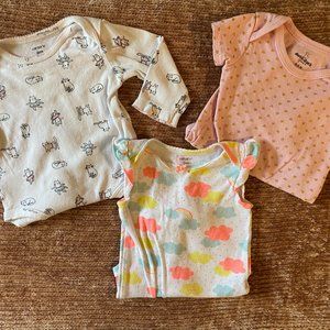 Lot of 3 Onesies - Carter's - 6-9M